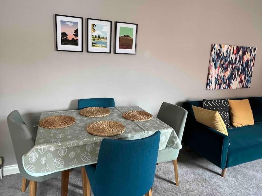 Town Centre Apartment With Parking Wallingford Exterior photo
